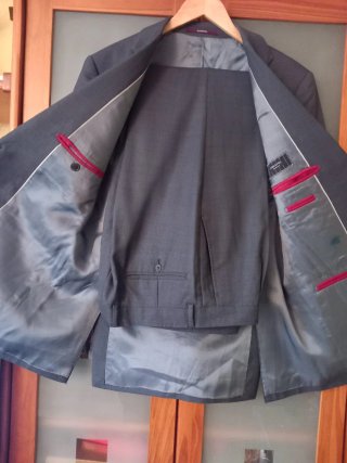 Traje de caballero de cuadros azul Cortefiel.