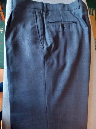 Traje de caballero de cuadros azul Cortefiel.