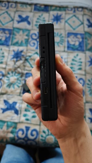 Nintendo DS Lite Negra + Cargador + Funda