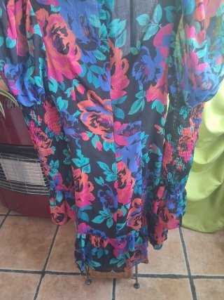 Vestido floral negro talla XS