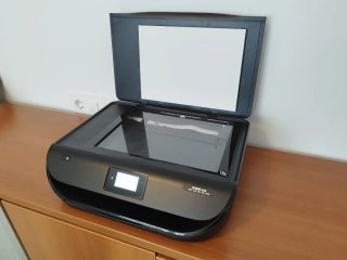 Impresora HP Envy 4528 con caja
