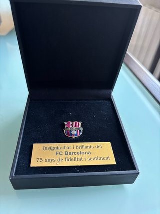 Insignia FC Barcelona Oro y Brillantes