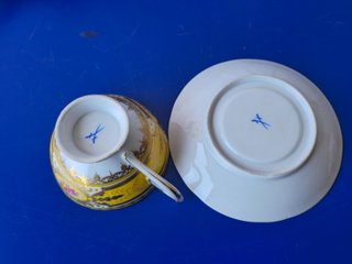 Antico Set Tazza e Piattino Meissen in Porcellana
