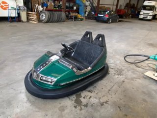 Coche de choque verde