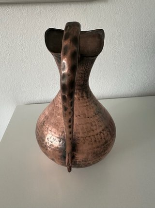 Brocca in rame martellato vintage