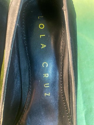 Zapatos tacón Lola Cruz ante negros