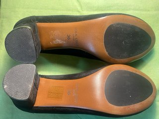 Zapatos tacón Lola Cruz ante negros