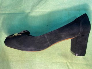 Zapatos tacón Lola Cruz ante negros