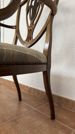 Sillón antiguo madera maciza tallada marquetería