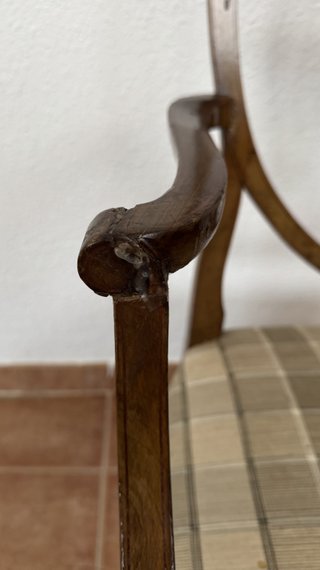 Sillón antiguo madera maciza tallada marquetería
