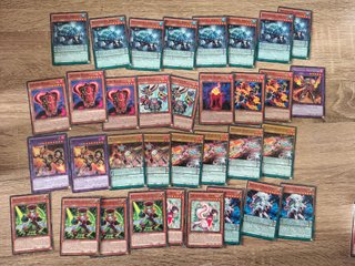 Lotto 500+ carte yugioh