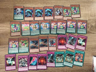 Lotto 500+ carte yugioh