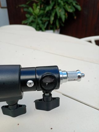 Brazo telescópico negro ajustable