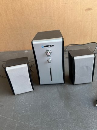 2 juegos de Altavoces