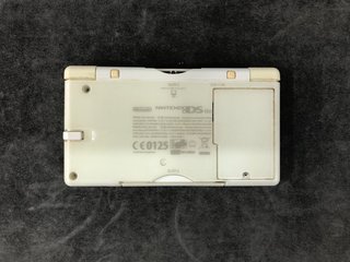 Nintendo DS Blanca + Cargador