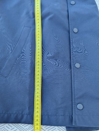 UNIQLO CHAQUETA X KAWS + WHARHOL