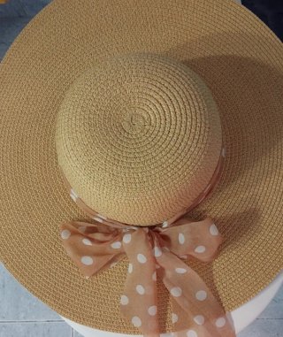 GRATIS Sombrero de mujer d ala ancha, muy elegante