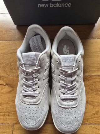 Zapatillas New Balance Grises Gamuza