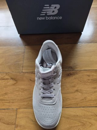 Zapatillas New Balance Grises Gamuza