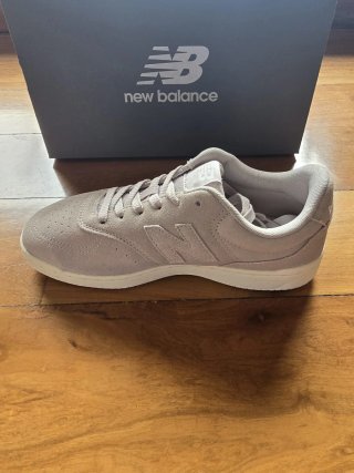 Zapatillas New Balance Grises Gamuza