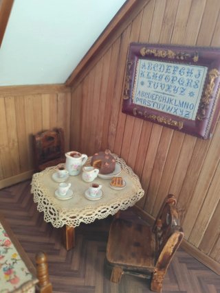 Casita de muñecas escuela