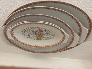 Vajilla porcelana floral antigua