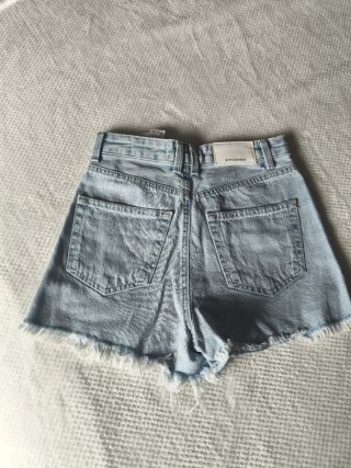Shorts vaqueros Stradivarius con pedrería