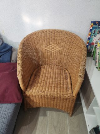 Sillón de mimbre redondo