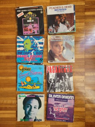 Più di 70 vinili singoli Pop Rock
