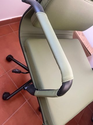 Silla de oficina verde sintética