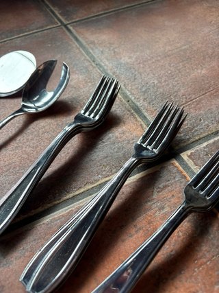Set di posate 12 forchette, 12 cucchiai e 2 spatole