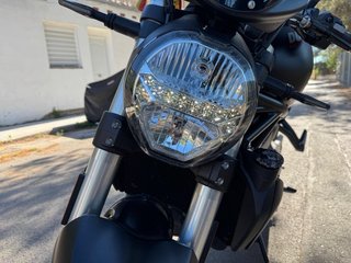 Moto Ducati Monster 821 Negra