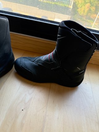 Botas de Moto Alpinestars Negras y Rojas