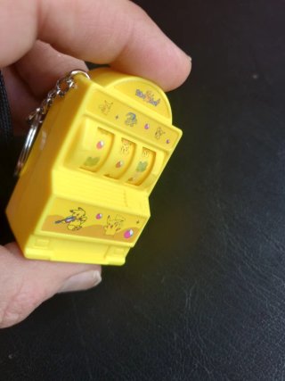 Llavero Máquina Tragaperras Pokémon Pikachu