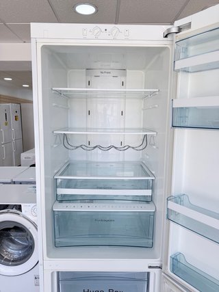 Frigorífico Combi Haier 188cm No Frost A+ - Envío