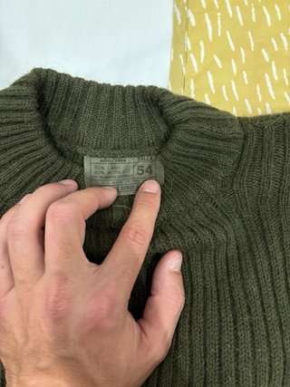 Ropa militar: gorra, braga, cantimplora, ...