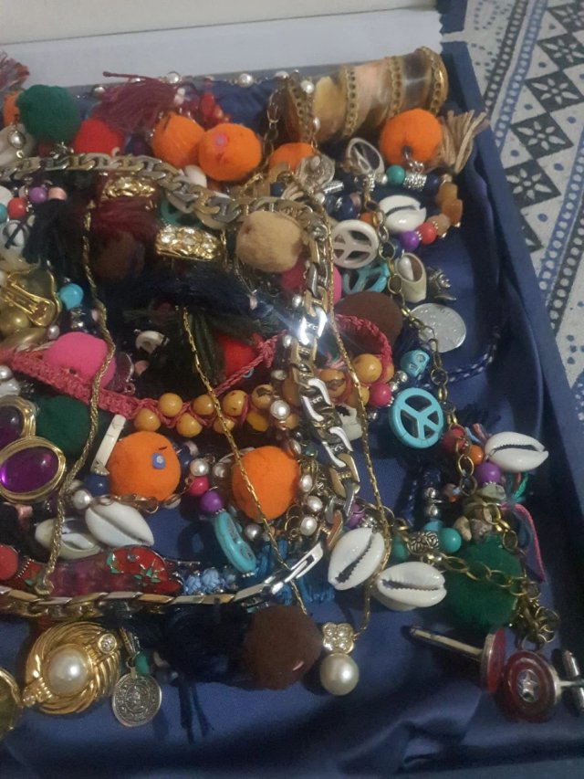 Lote de bisutería variada