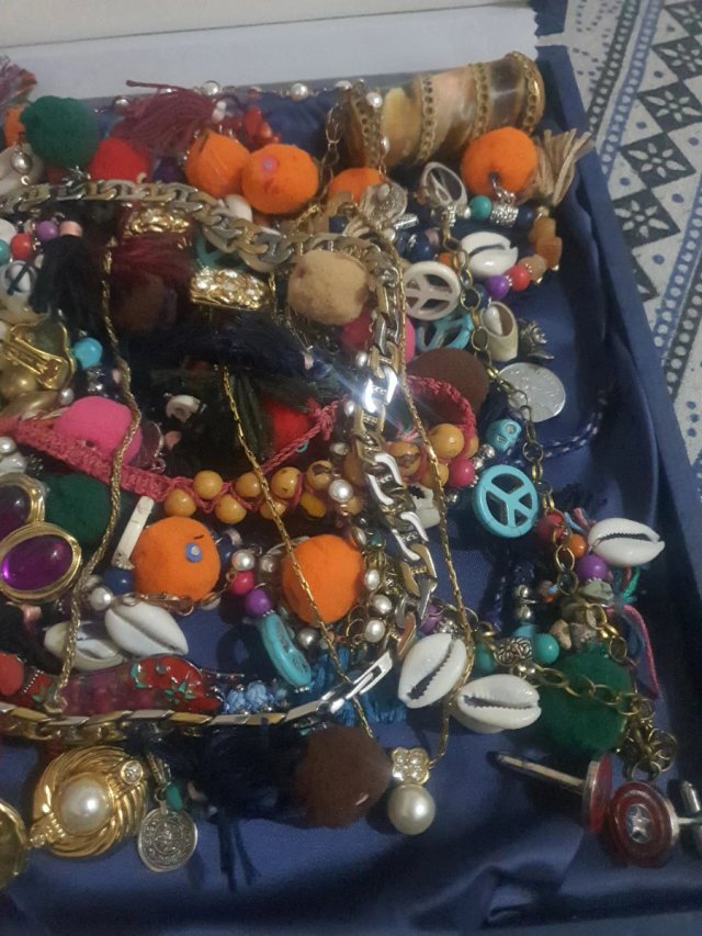 Lote de bisutería variada