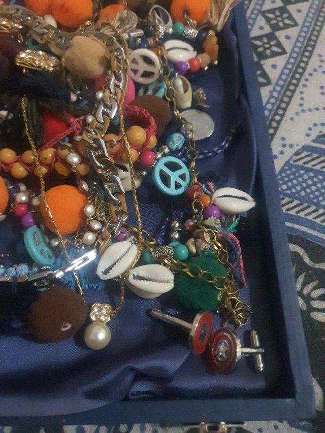 Lote de bisutería variada