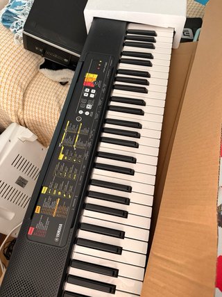 Teclado Yamaha PSR-F52