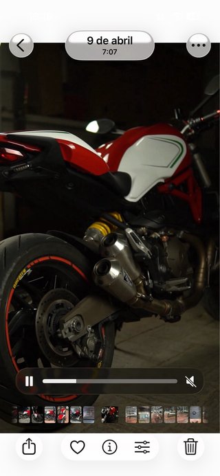 Ducati Monster 821 Roja y Blanca