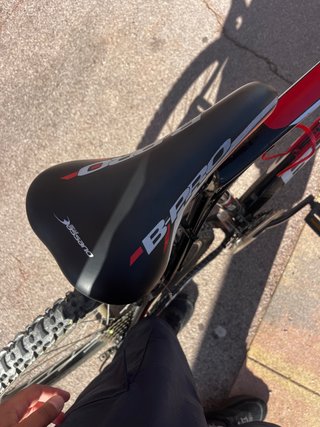 Bicicleta B-PRO Negra y Roja