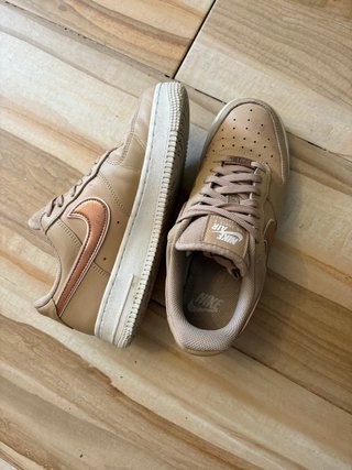 Nike Air Force 1 Low Beige/Bronce Talla 38