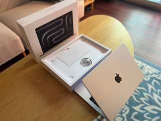 Caja Original MacBook Pro 2025