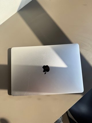MacBook Pro M1 13 256GB 8GB RAM 98%