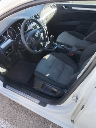 Skoda Superb 2011