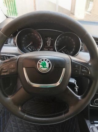 Skoda Superb 2011