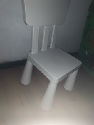 Silla infantil blanca
