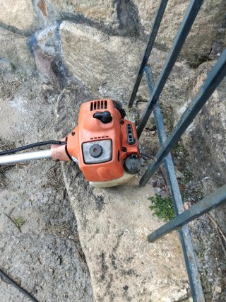 Desbrozadora Husqvarna 323R