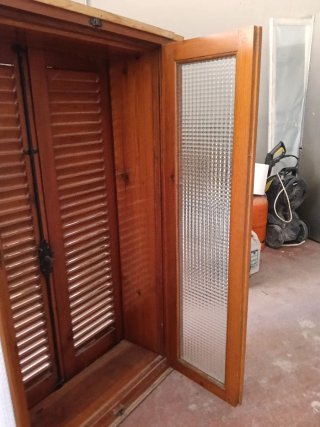 Ventanas de madera con lamas